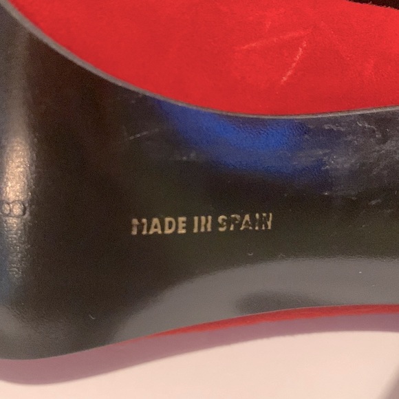 Red Suede Pumps Made in Spain Size 9.5 / 3.5” heels - Picture 6 of 6